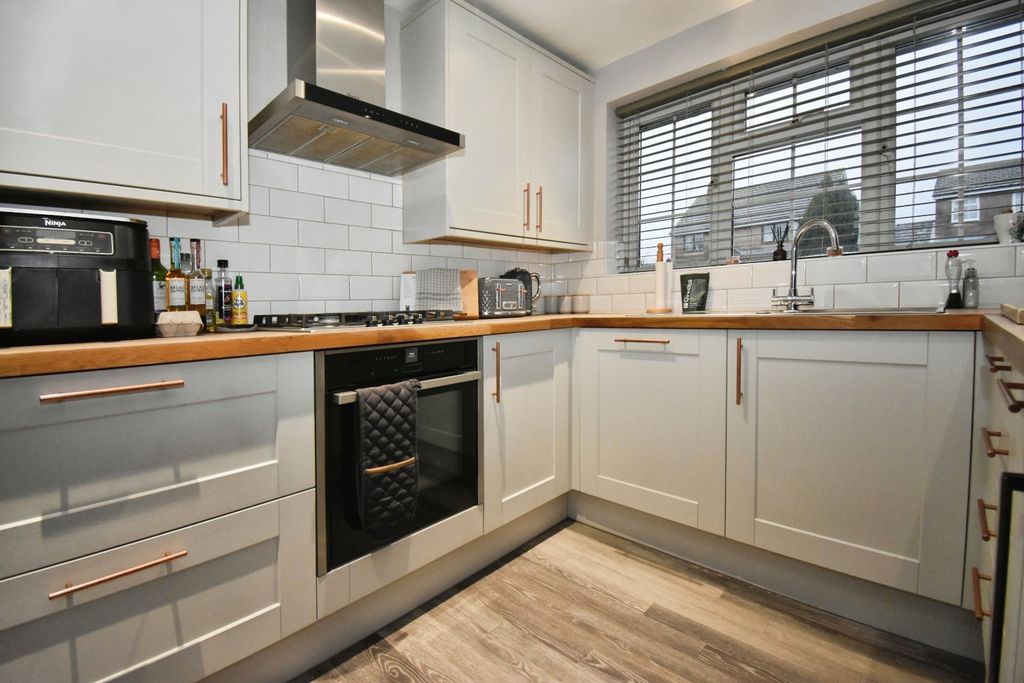 Property photo 3 of 14 Pbox-Img.Jpg