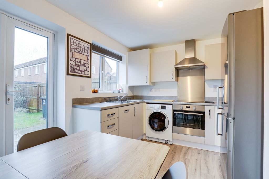 Property photo 3 of 21