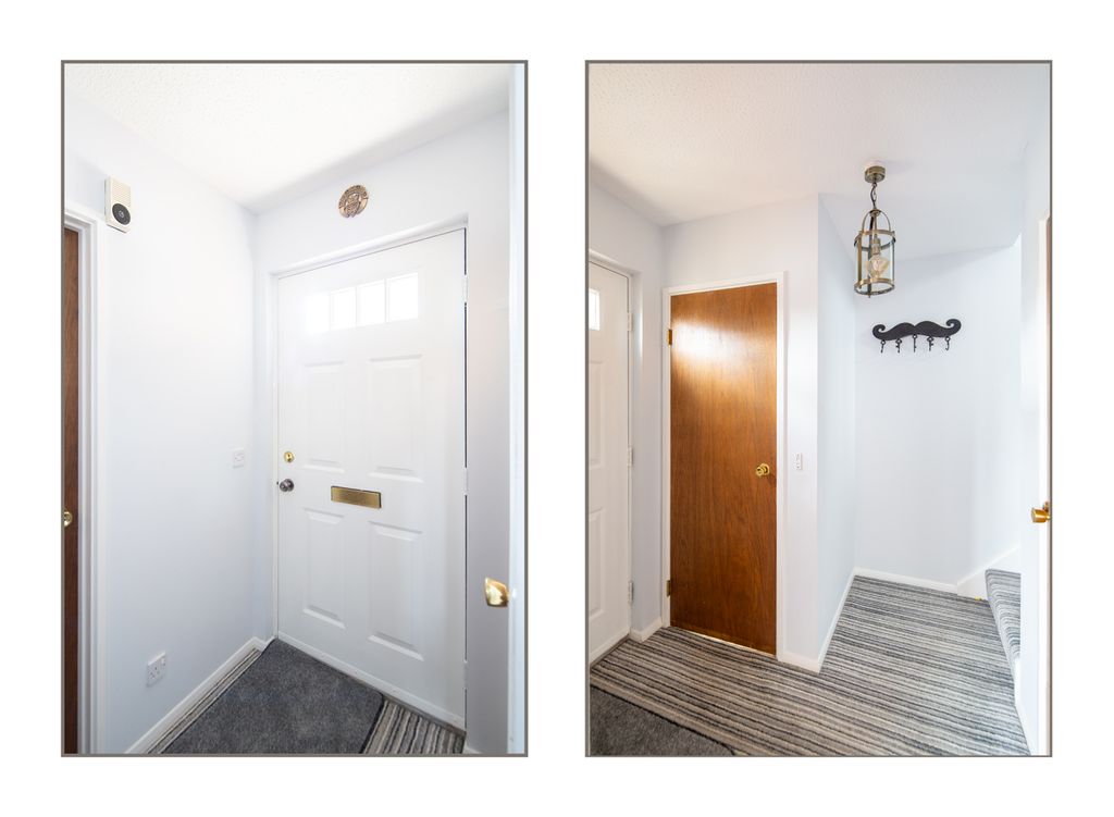 Property photo 2 of 19 Entrance Hall