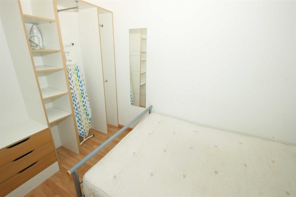 Property photo 3 of 4