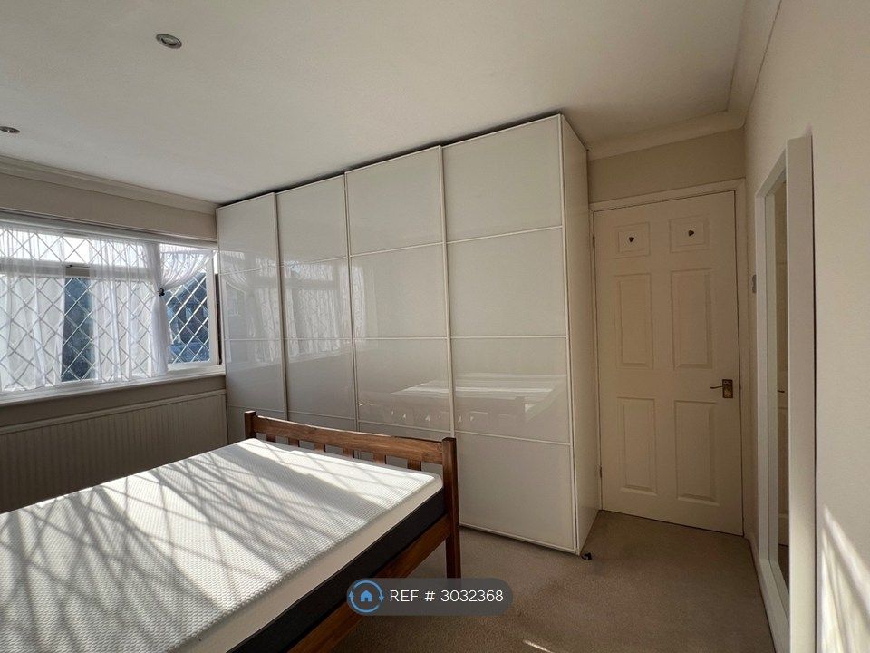 Property photo 2 of 21 Bedroom 1