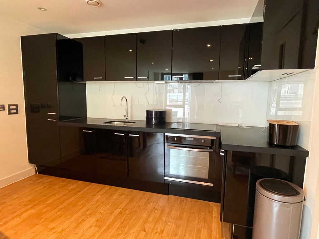 Property photo 2 of 10 Photo 02