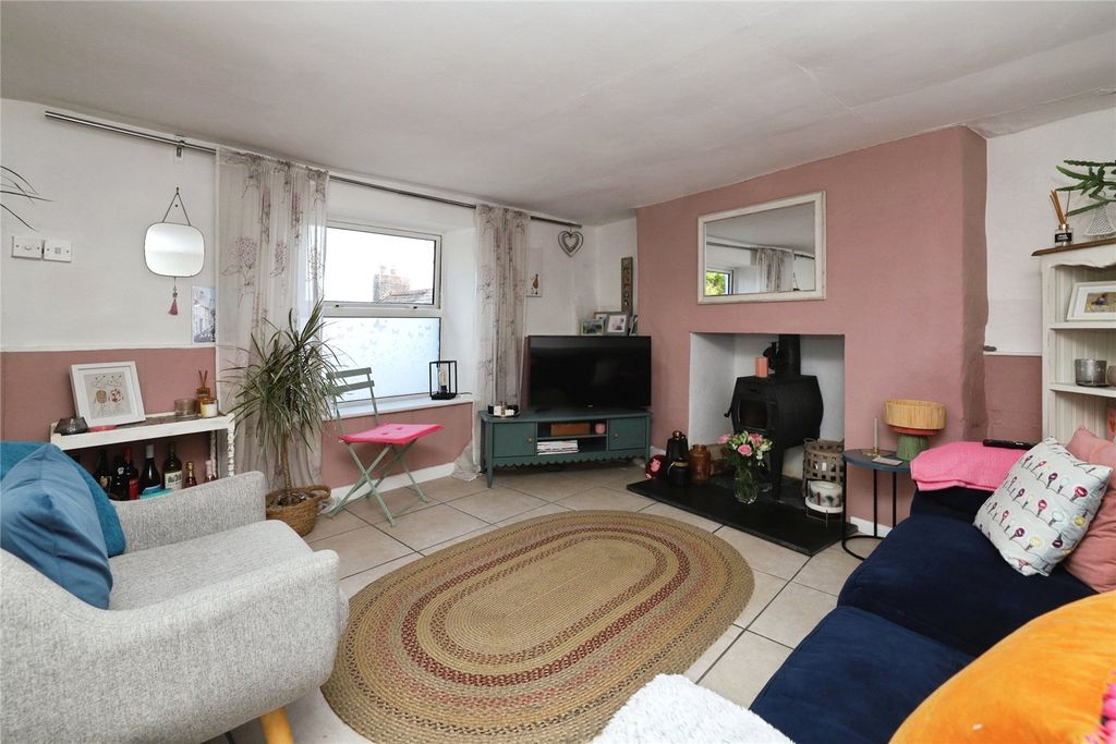 Property photo 3 of 10 Picture No. 01