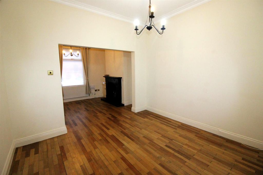 Property photo 3 of 11 Lounge Diner.Jpg