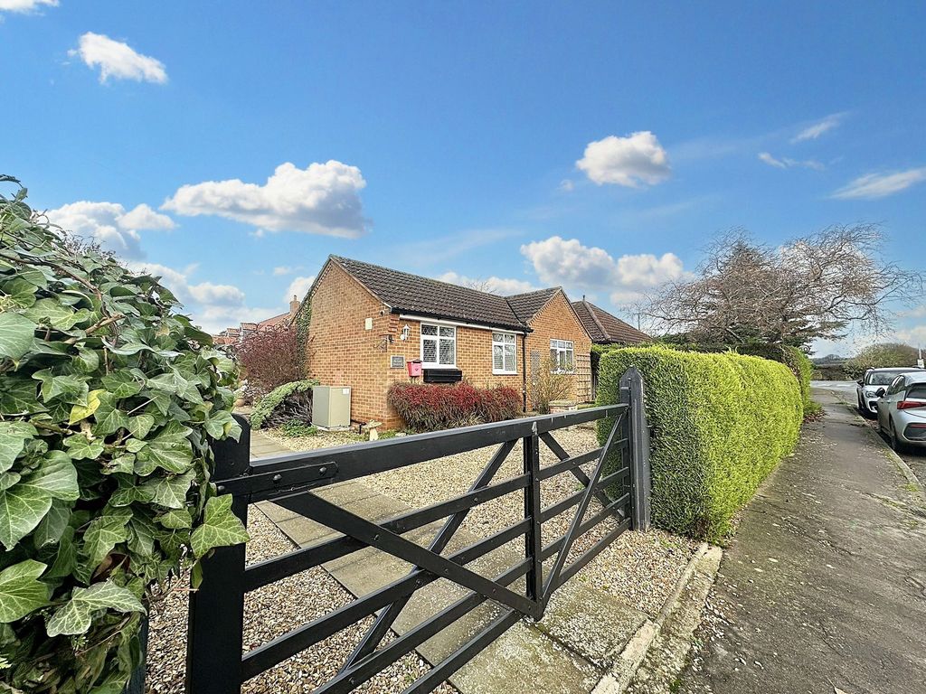 Property photo 1 of 10 Front