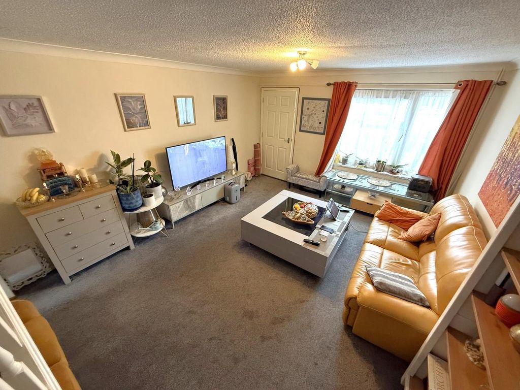 Property photo 2 of 9 Living Rm 2.Jpeg