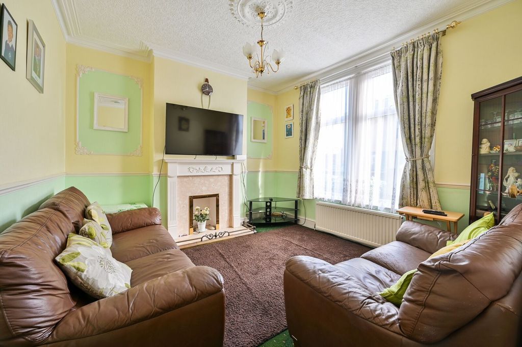 Property photo 2 of 16