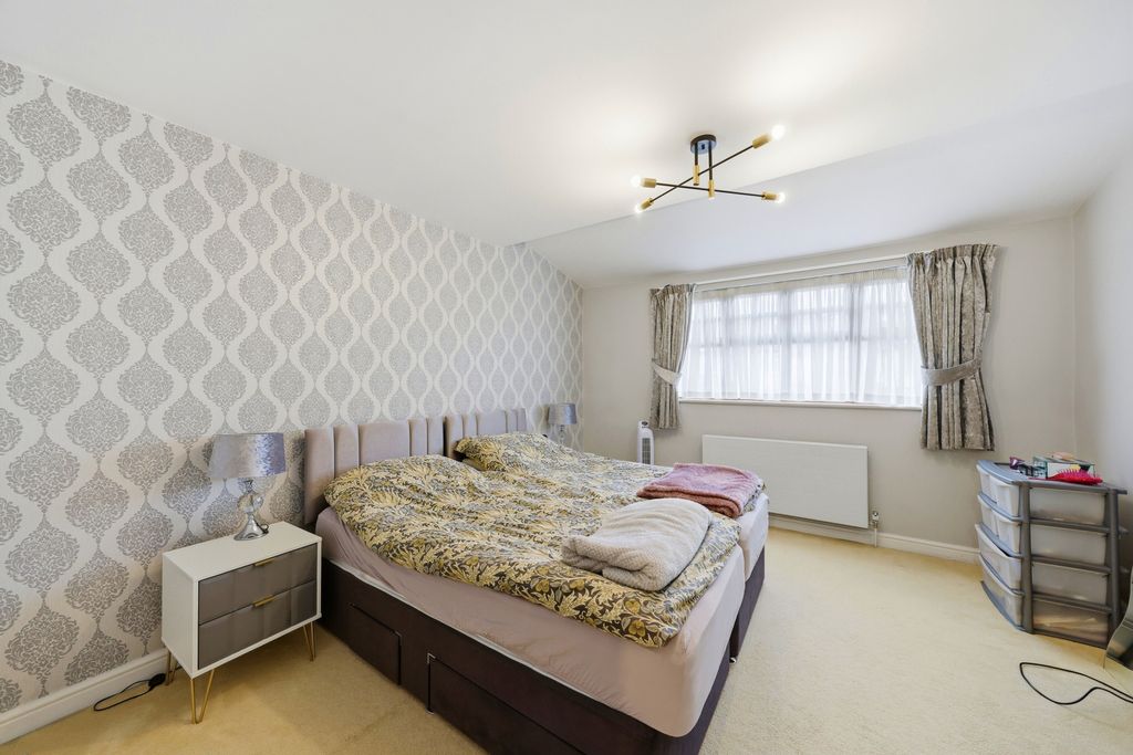 Additional image 36 of 7 bed semi-detached house for saleBroom Lane, Salford M7