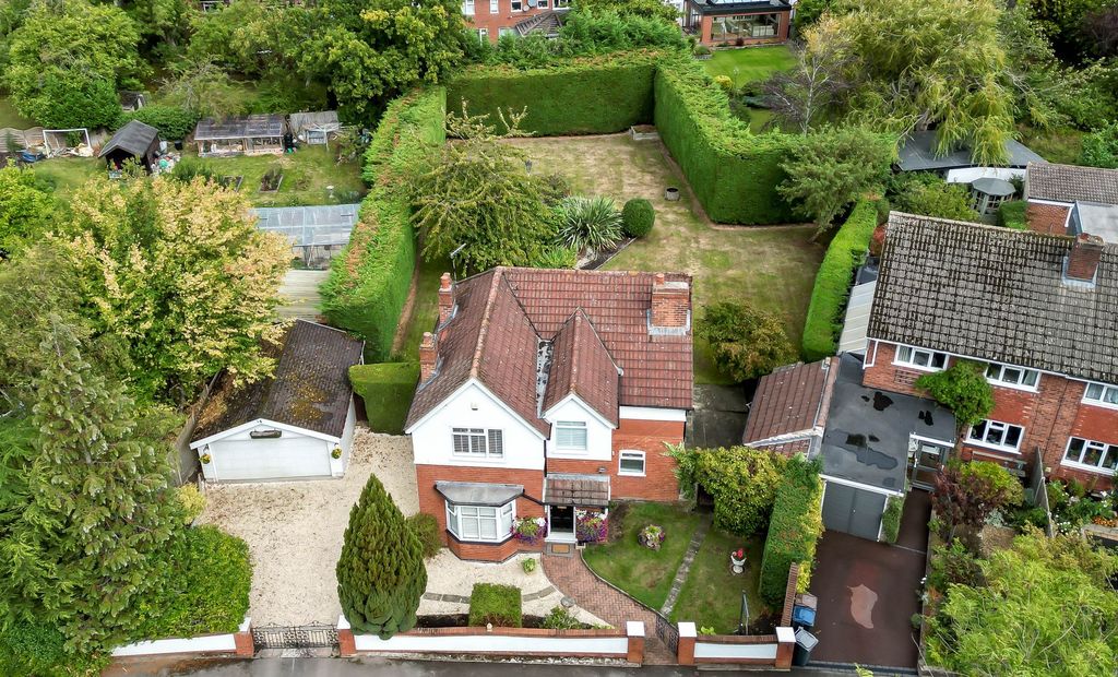 Property photo 1 of 32