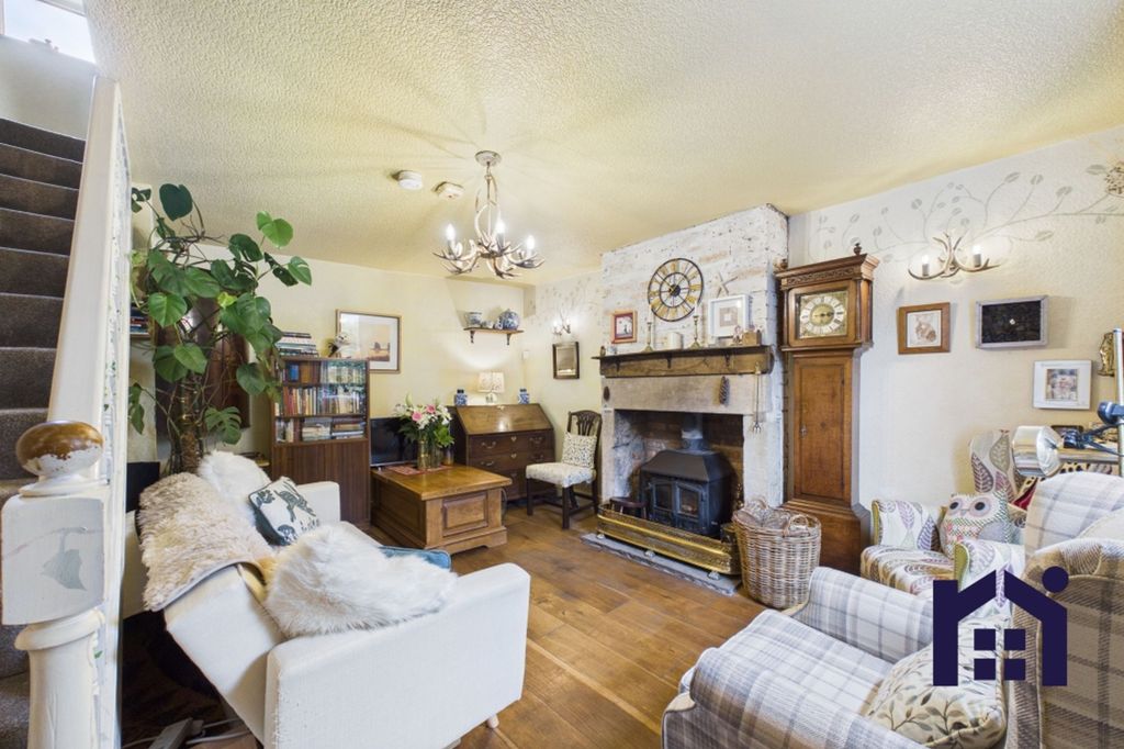 Property photo 3 of 20 Living Room