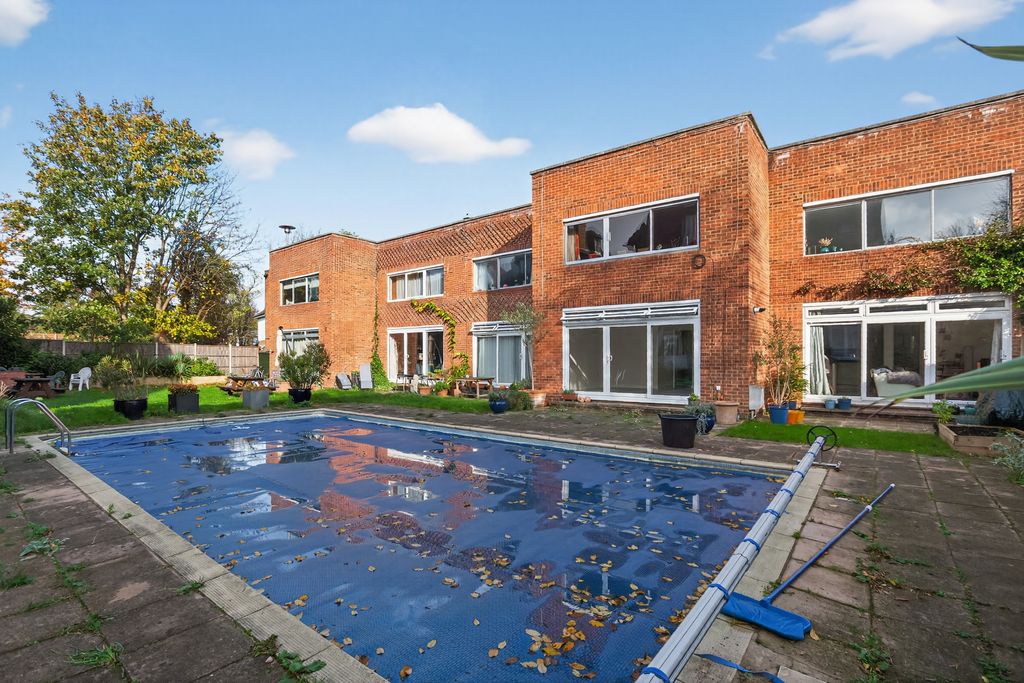 Property photo 1 of 20