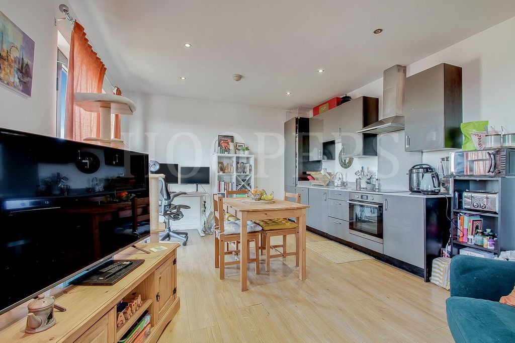 Property photo 3 of 7