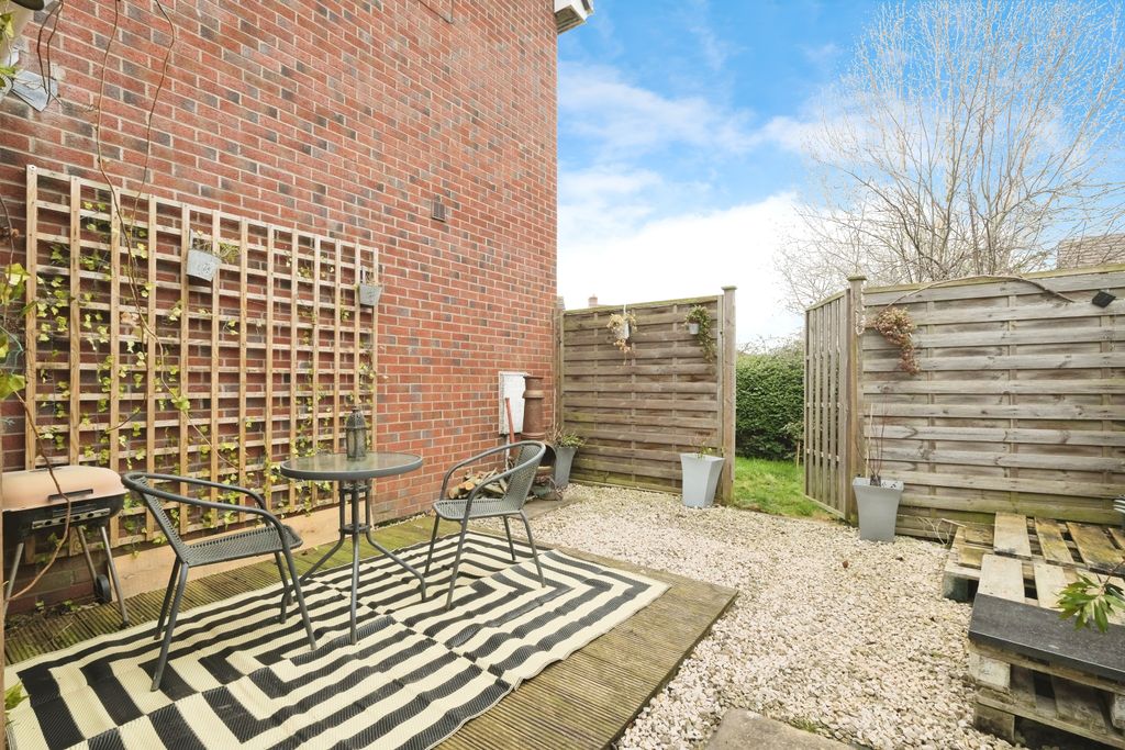 Property photo 3 of 13 Garden