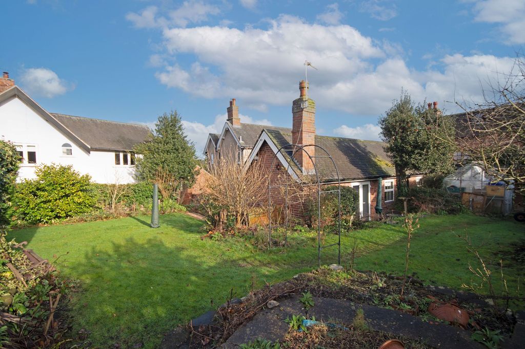 Property photo 2 of 42