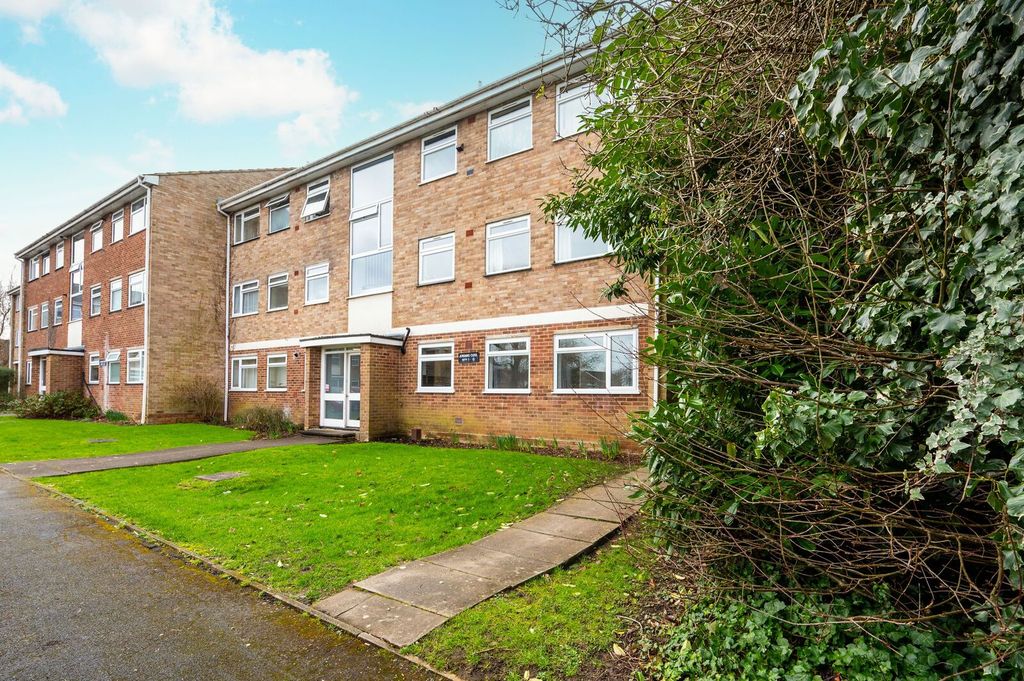 Property photo 1 of 12