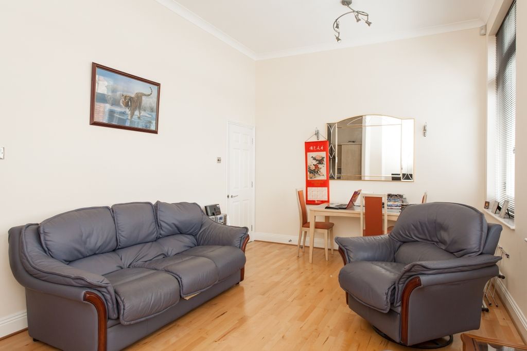 Property photo 3 of 8