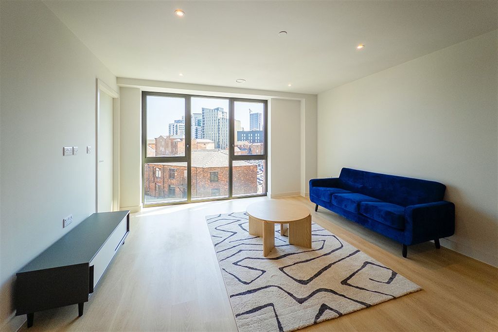 Property photo 1 of 14 (Main)