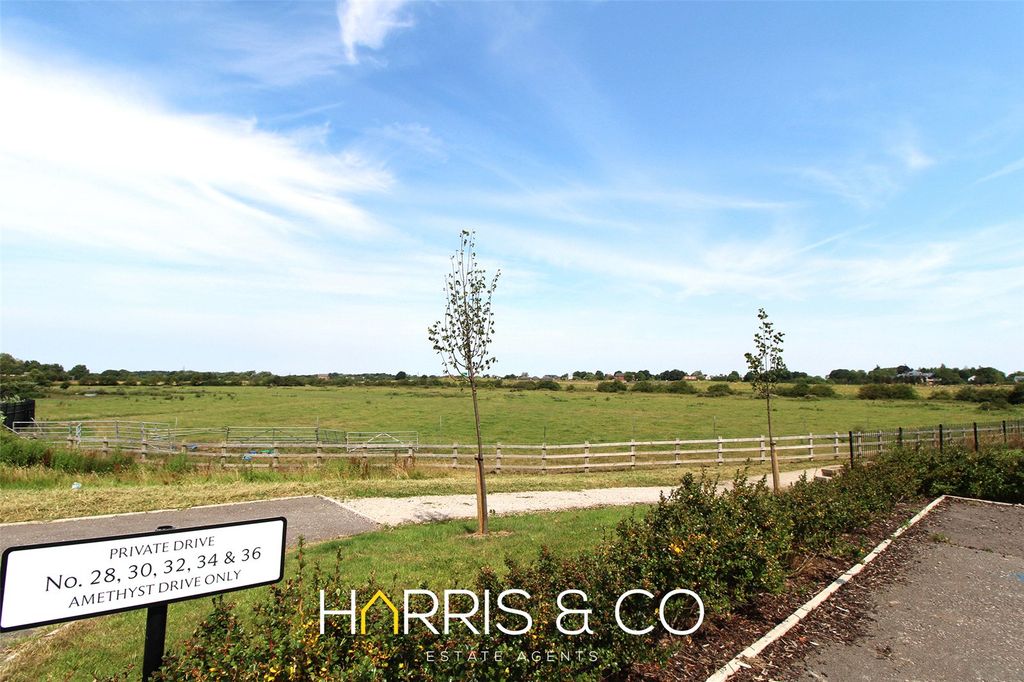 Property photo 2 of 21 Picture No. 28