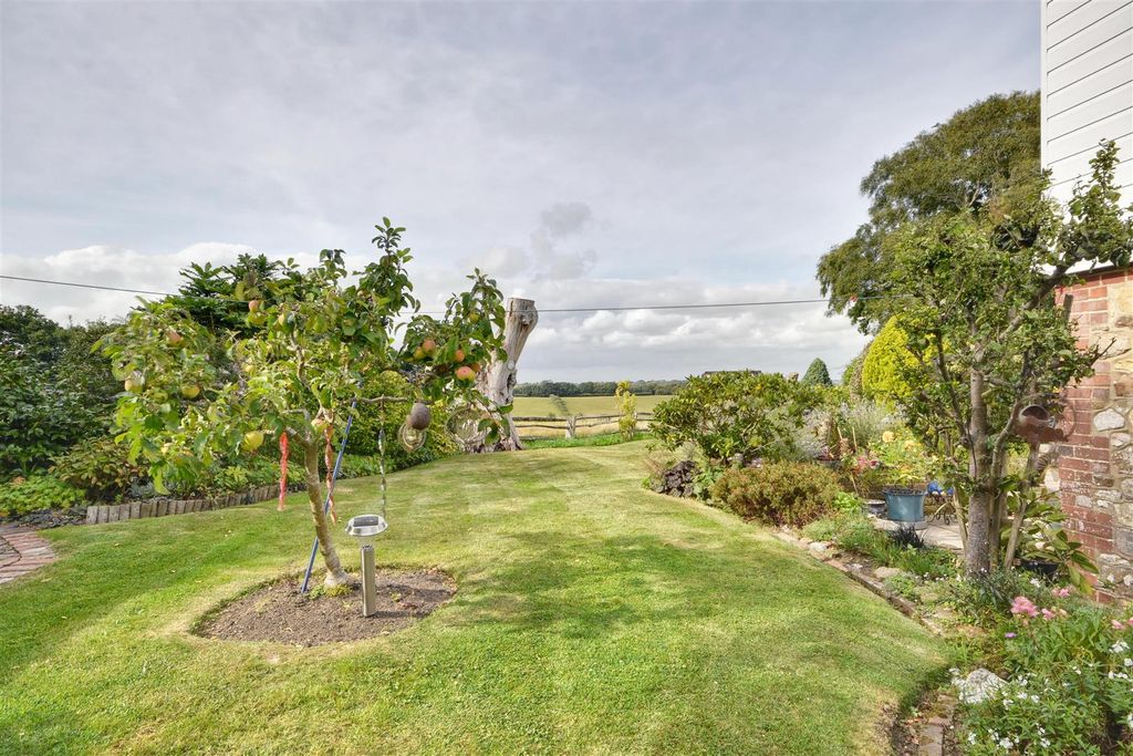 Property photo 2 of 31