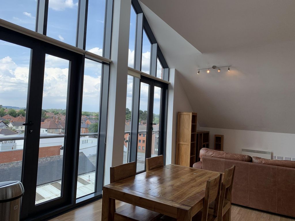 Property photo 1 of 11 (Main)