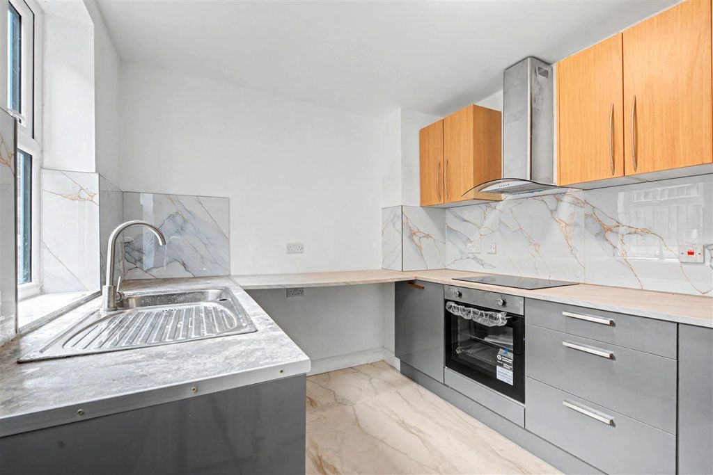 Property photo 2 of 11 Kitchen_3.Jpeg