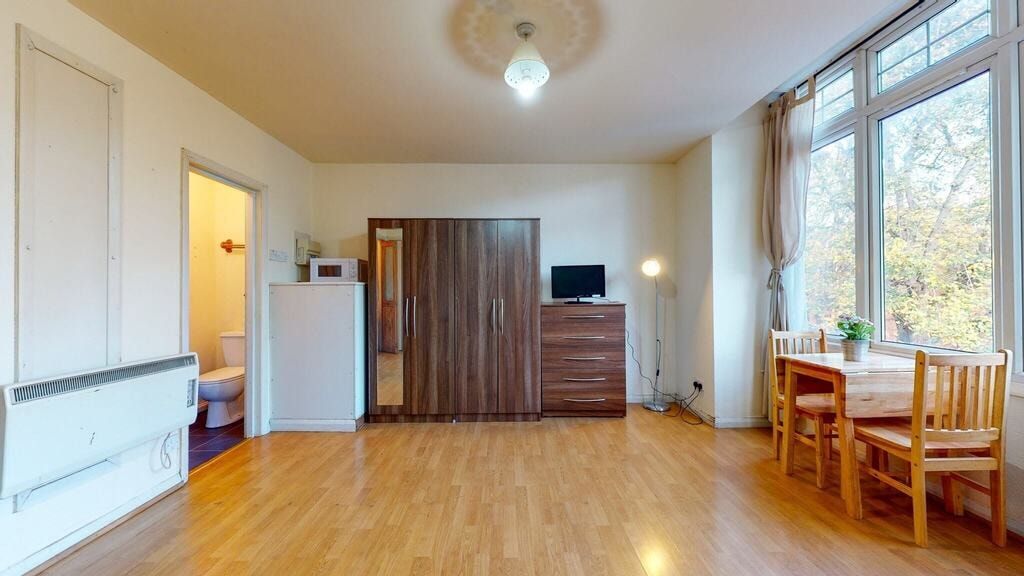 Property photo 2 of 5