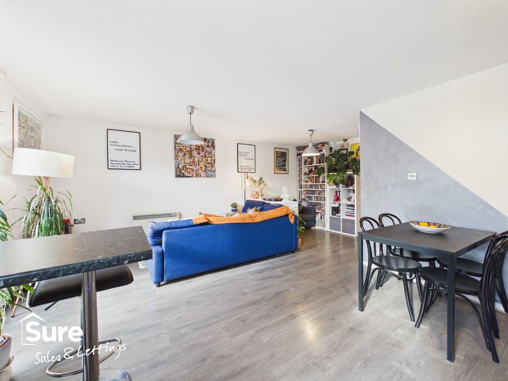 Property photo 3 of 16 4882713