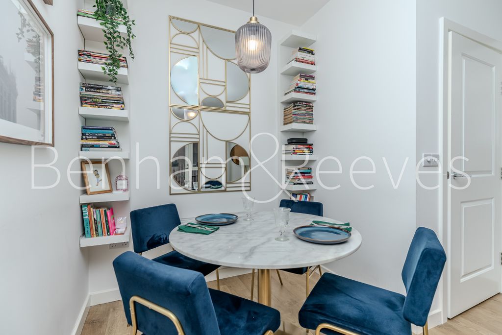 Property photo 3 of 19