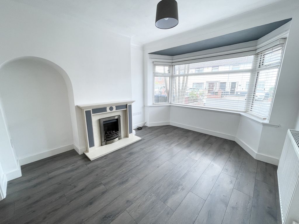 Property photo 2 of 23
