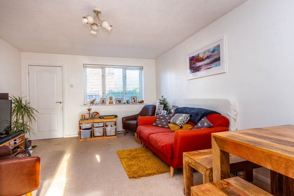 Property photo 3 of 12 Lounge/Dining Room