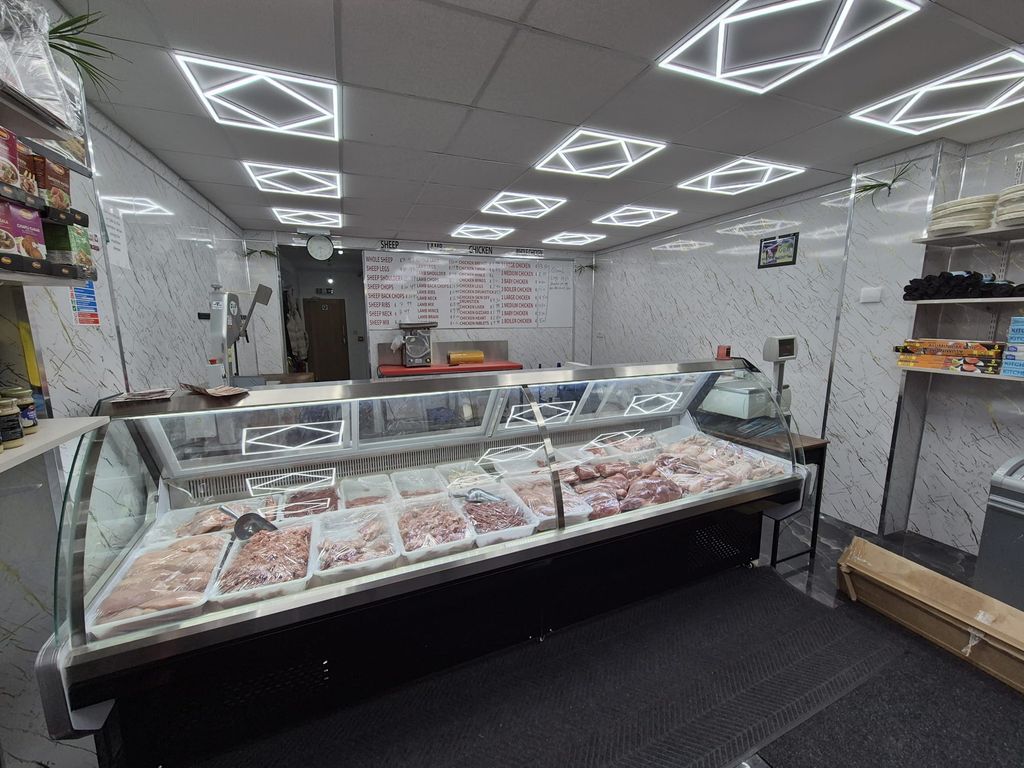 Property photo 3 of 9 Shop 1