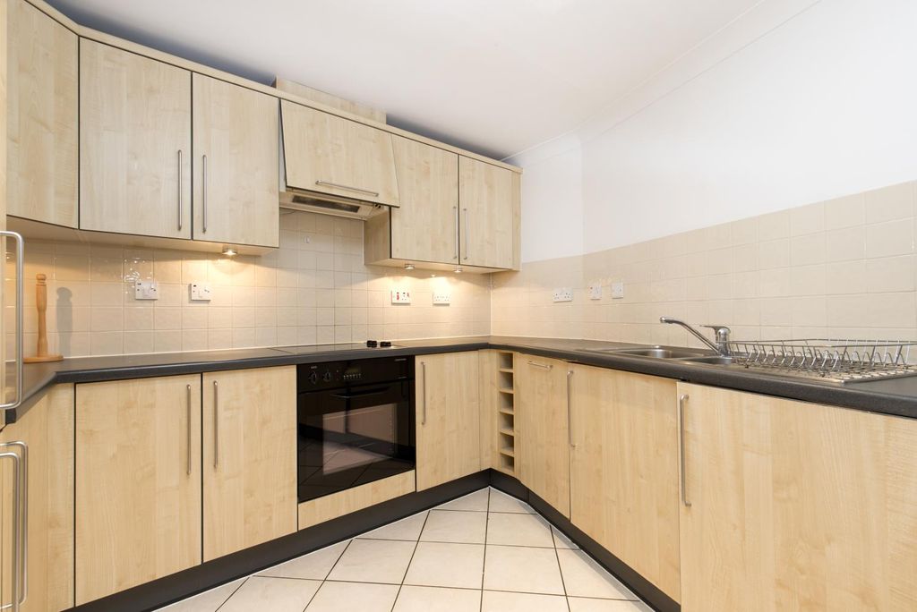 Property photo 2 of 7 Regency Court F1 - Kit