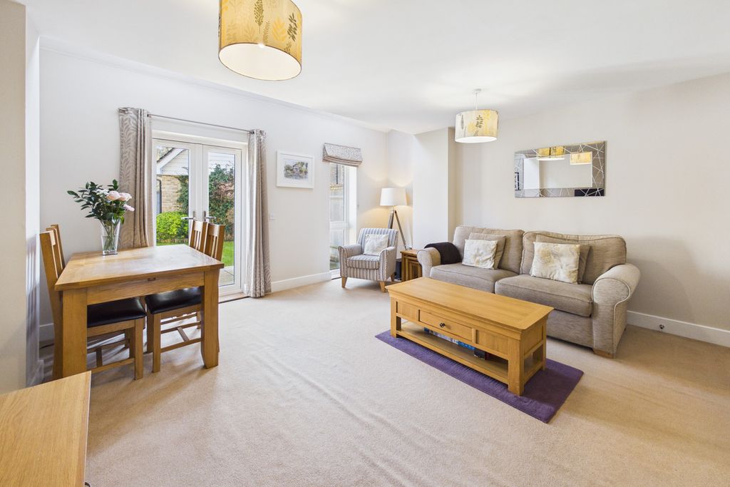 Property photo 2 of 21