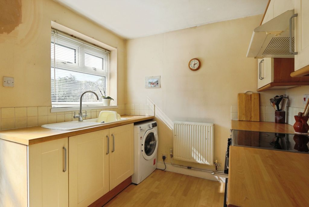 Property photo 2 of 13 4074286