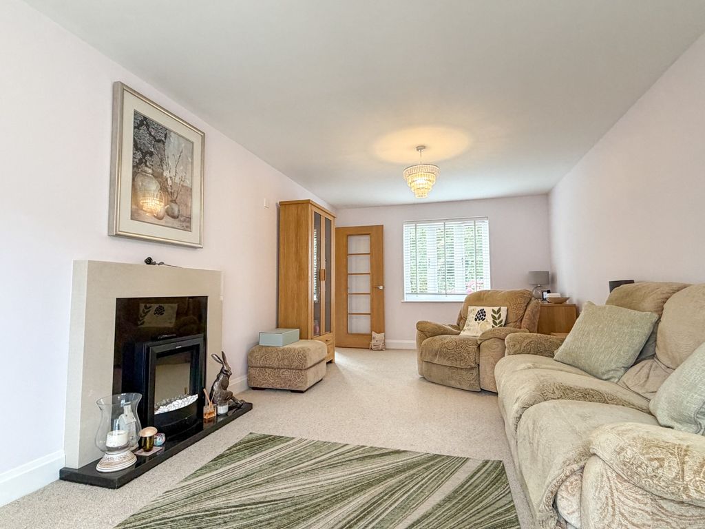Property photo 2 of 24 5036104