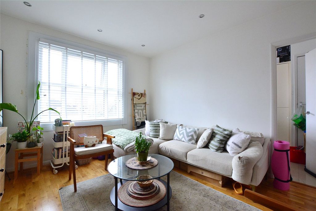 Property photo 3 of 7 Picture No. 06