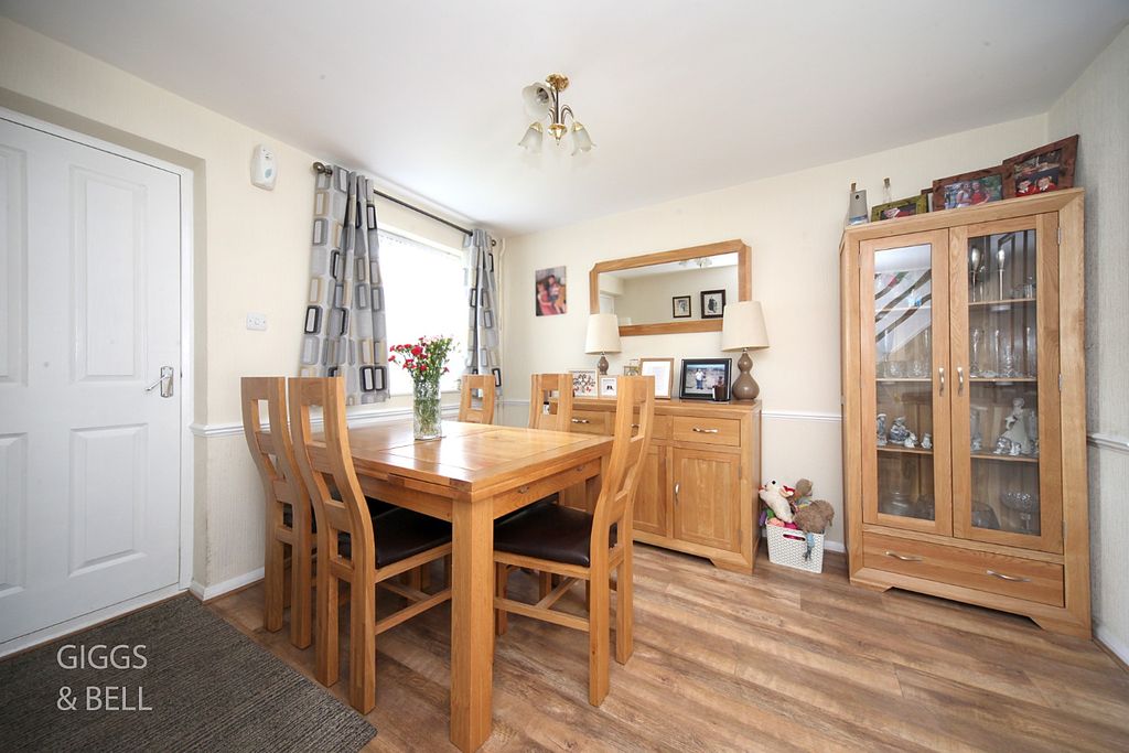 Property photo 2 of 20 5124691