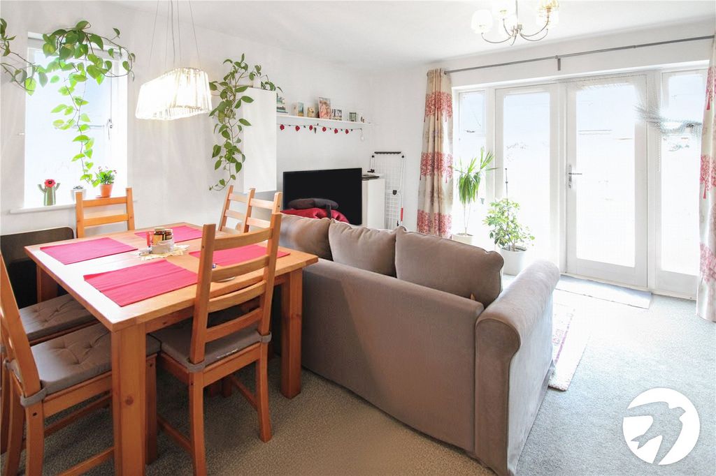 Property photo 3 of 13 Lounge/Diner