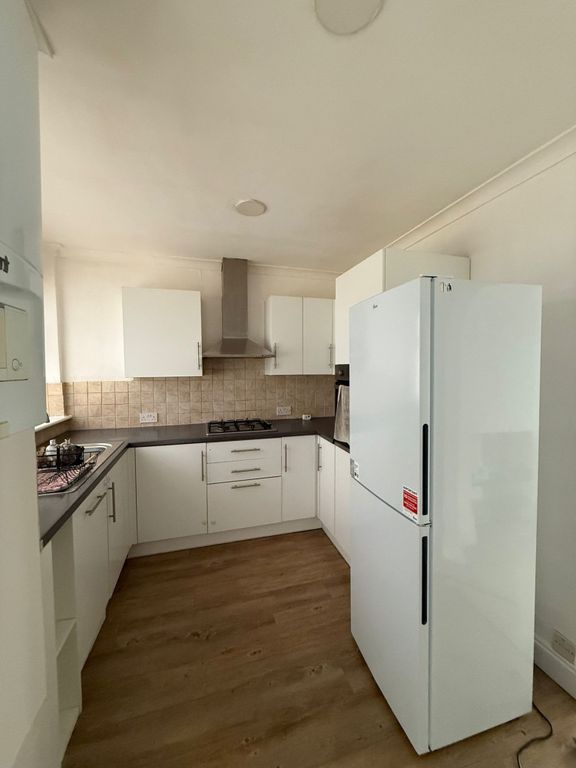 Property photo 2 of 8 Kitchen Watford