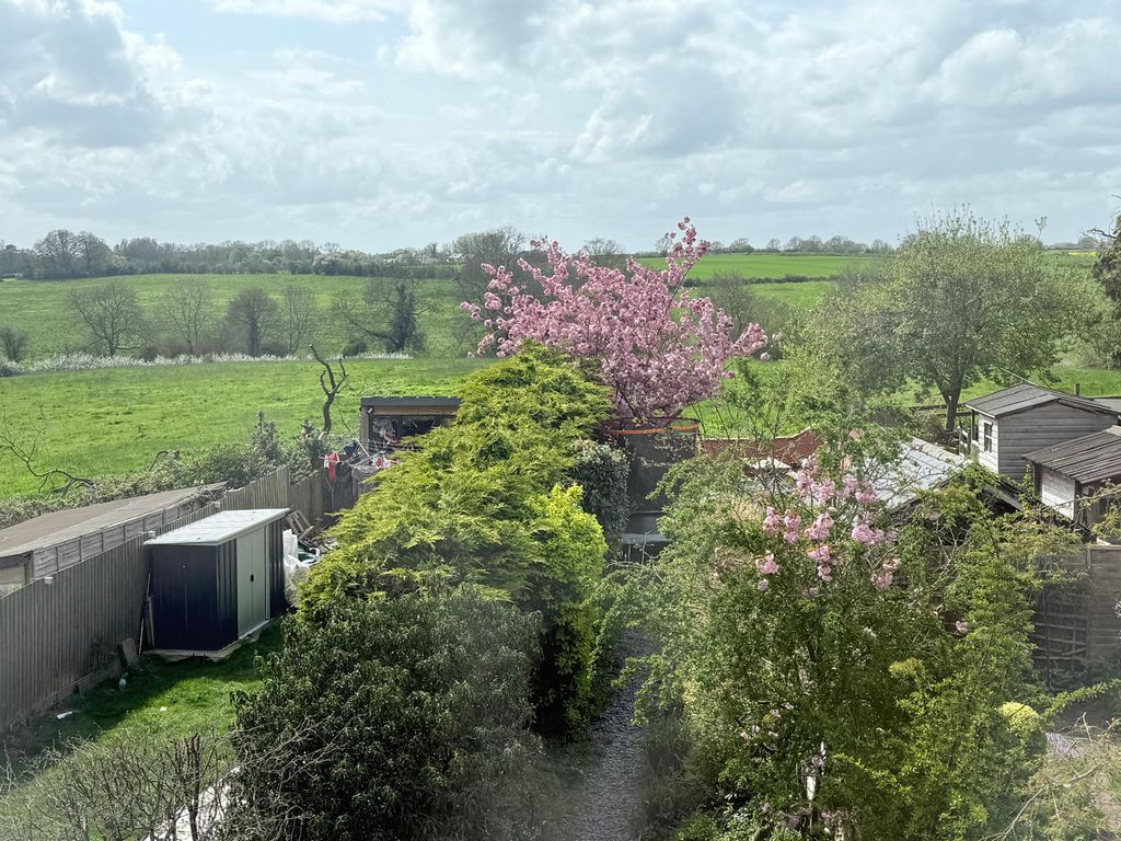 Property photo 2 of 28 Photo 25