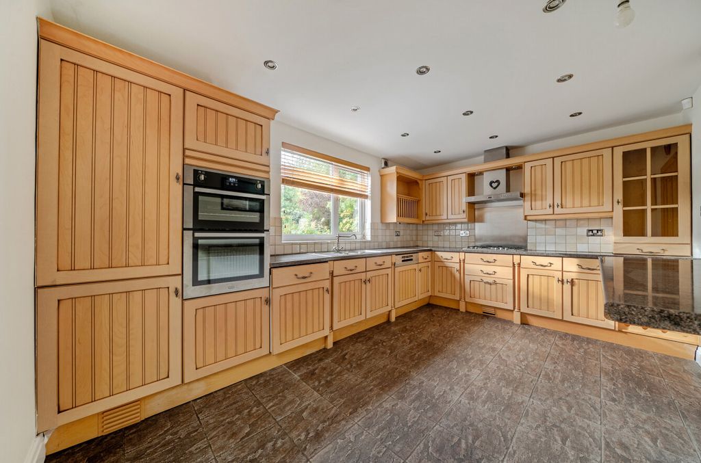 Property photo 2 of 17 1535192-18-1A1348...