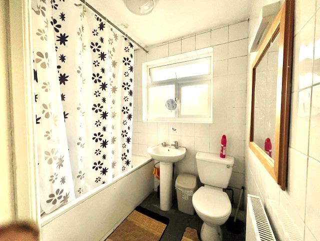Property photo 3 of 4