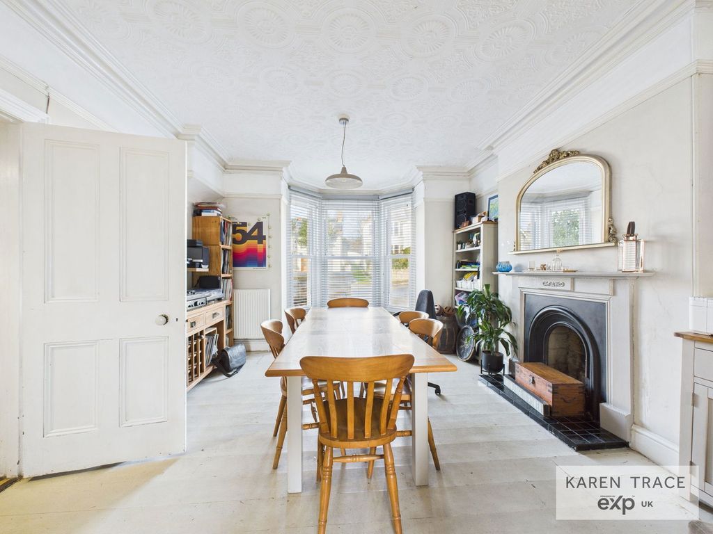 Property photo 3 of 22