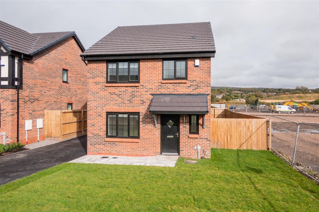 Property photo 1 of 15 External