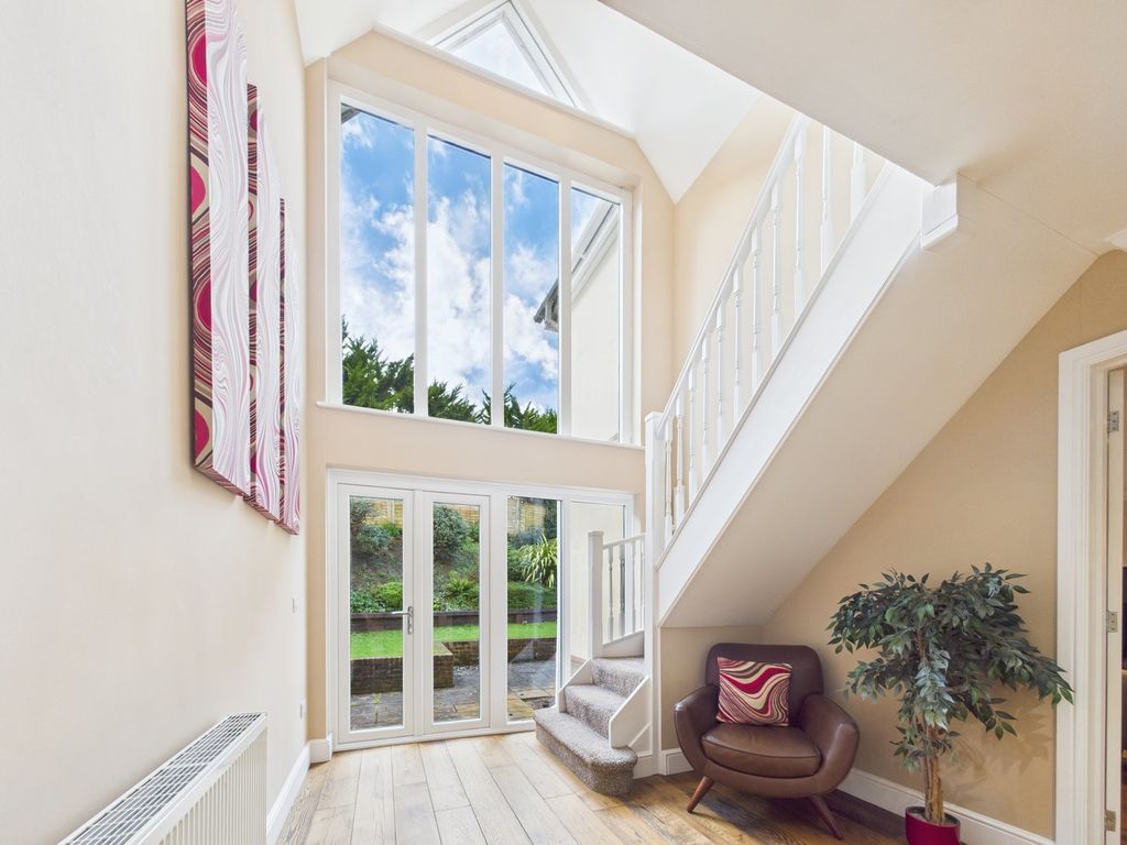 Property photo 3 of 25