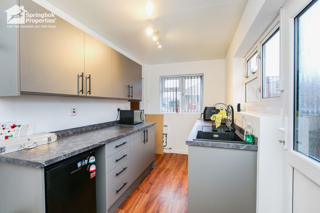 Property photo 3 of 13 Image 2