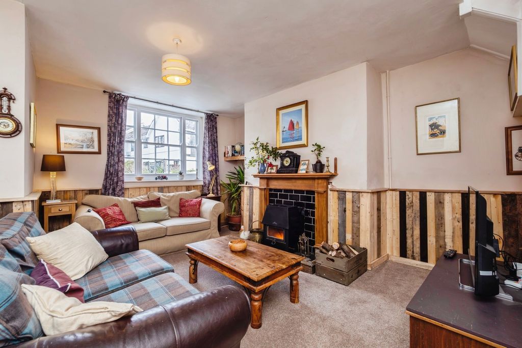 Property photo 2 of 16 Photo