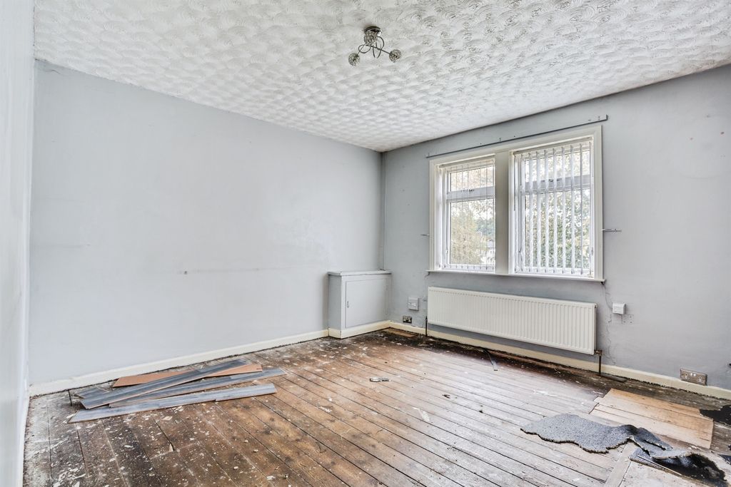 Property photo 1 of 4