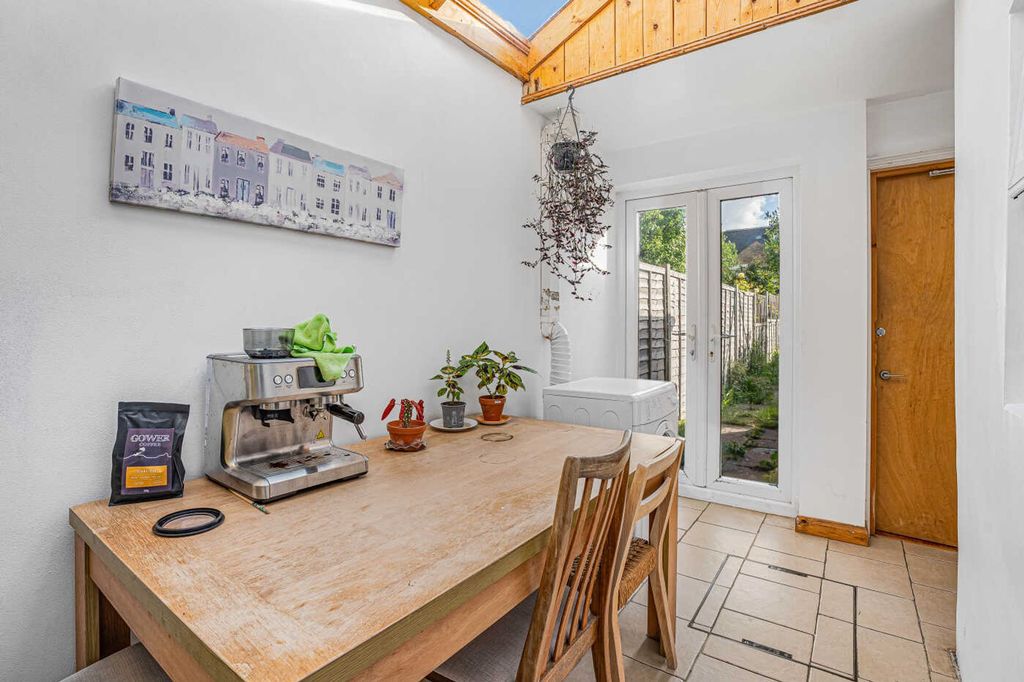 Property photo 2 of 13