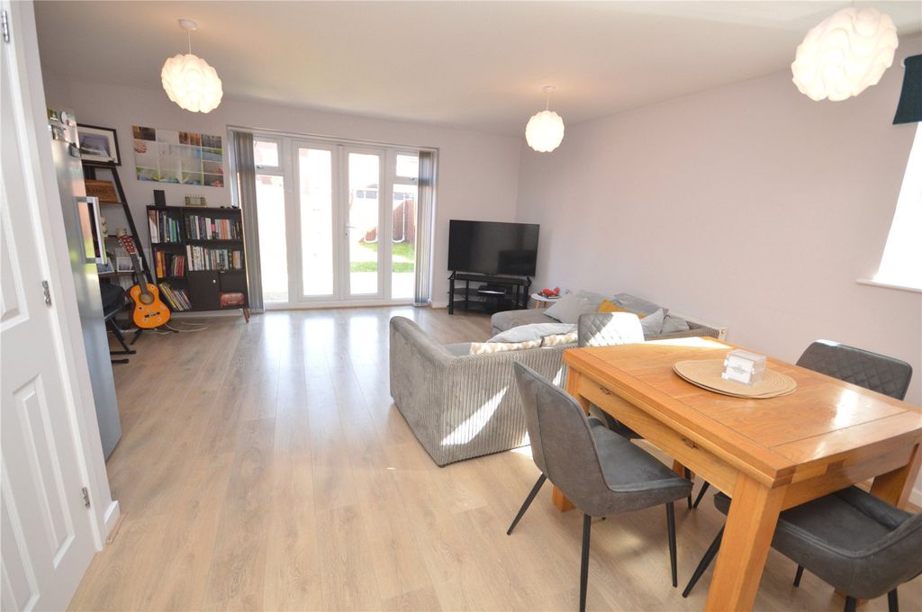 Property photo 2 of 18 Lounge/Diner